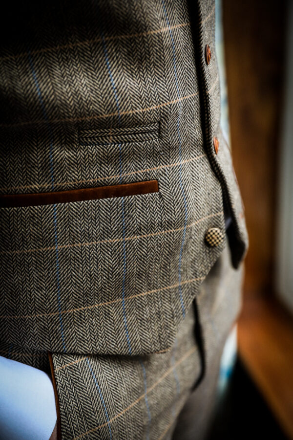 Marc Darcy - Ted Tan Tweed Waistcoat - Image 3