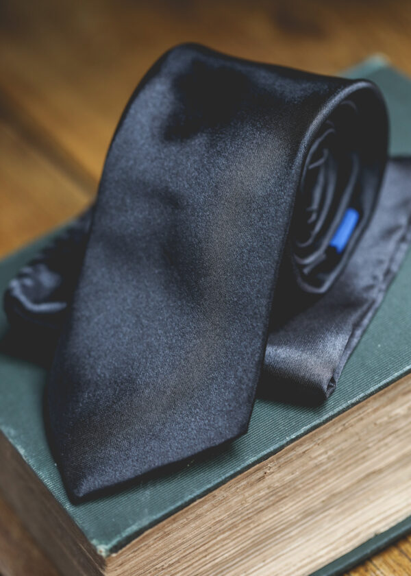 Marc Darcy - Black Tie & Pocket Square Set