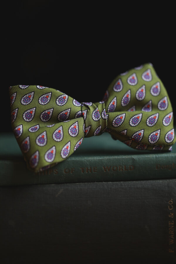 Silk Pre-Tied Bow Tie - Teardrop