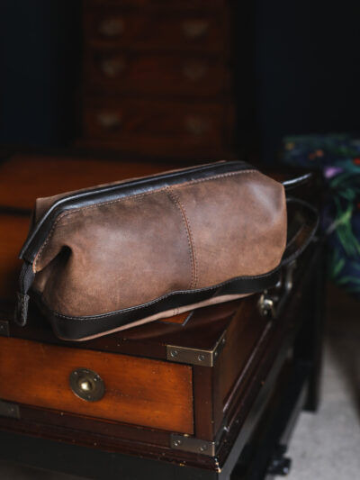 Ashwood Leather - Oily Brown Lou Washbag