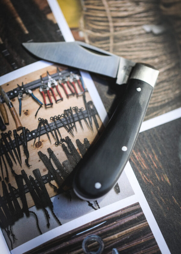 Taylor's Eye Witness - Farmer's Clip Point Pocket Knife - Bolstered Resin