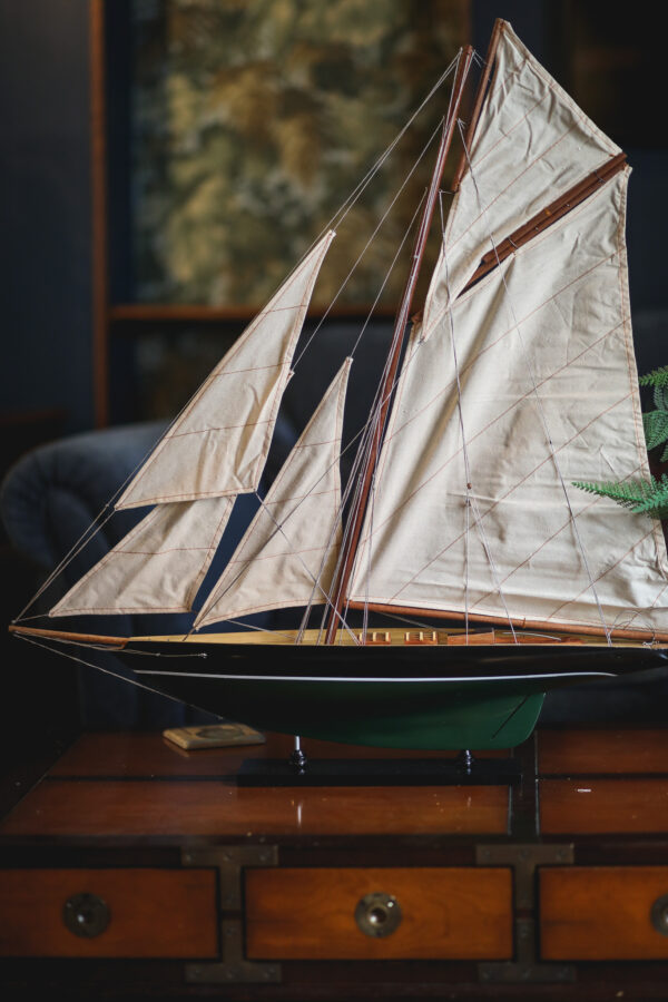 Large Model Yacht - Pen Duick Dark Green