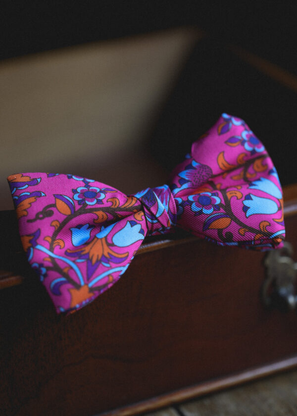 English Printed Silk Bow Tie - Psychedelic Pink