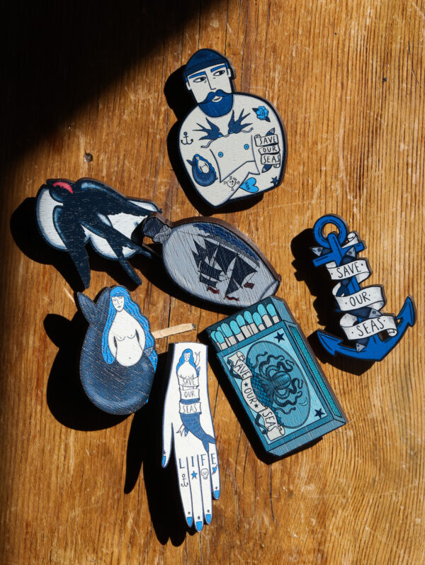Su Owen Wooden Badge - Matchbox - Image 2