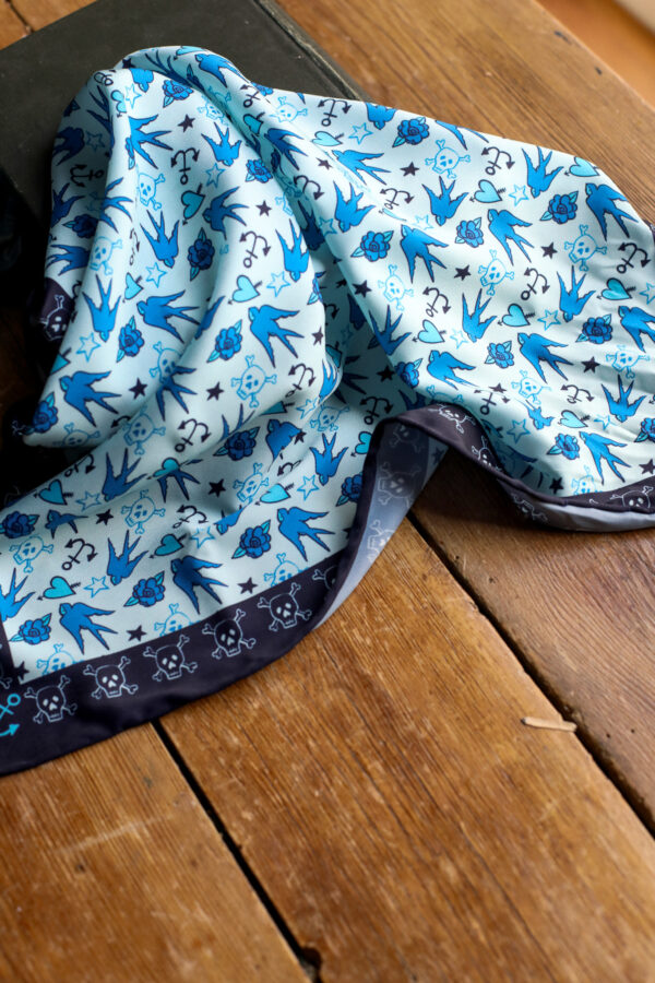 Su Owen Recycled Pocket Square - Skulls
