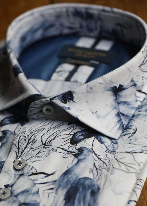 Guide London Shirt - Elegant Bird & Floral Design