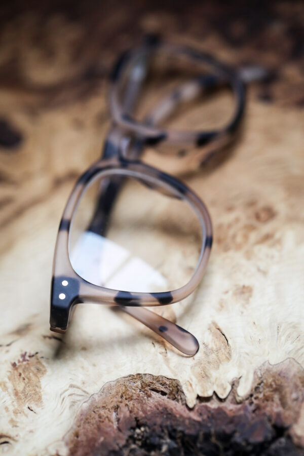 IZIPIZI Reading Glasses - #E Light Tortoise - Image 4