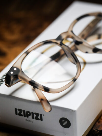 IZIPIZI Reading Glasses - #E Light Tortoise