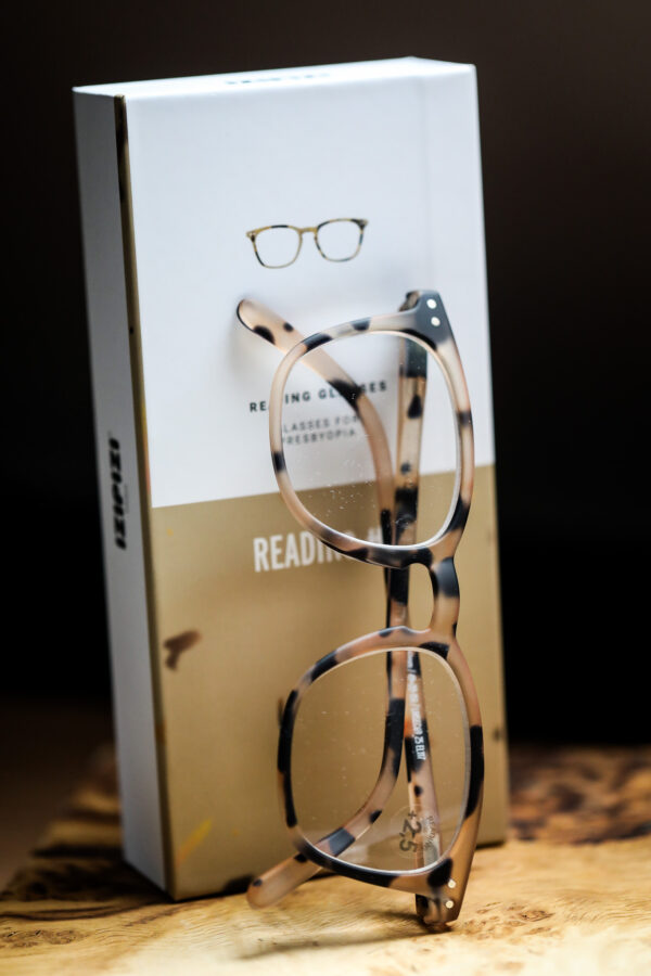 IZIPIZI Reading Glasses - #E Light Tortoise - Image 3