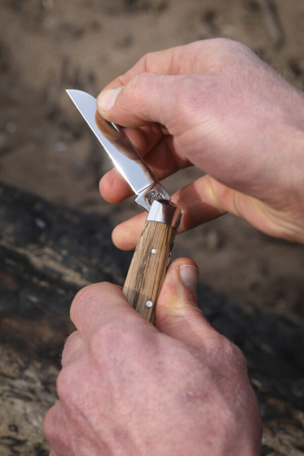 Taylor's Eye Witness - Handmade Lambfoot Pocket Knife - Yorkshire Whisky Barrel Wood