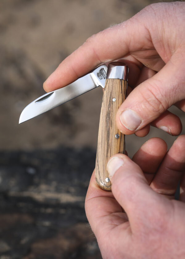 Taylor's Eye Witness - Handmade Lambfoot Pocket Knife - Yorkshire Whisky Barrel Wood - Image 2